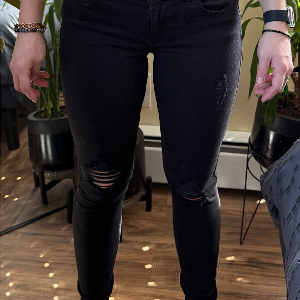 Woman’s American Eagle Jeans